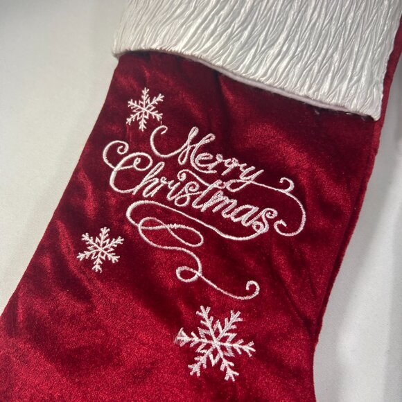 St Nicks Choice Merry Christmas Stockings Lot 2 Red Green Embroidered Snowflakes - Picture 3 of 8